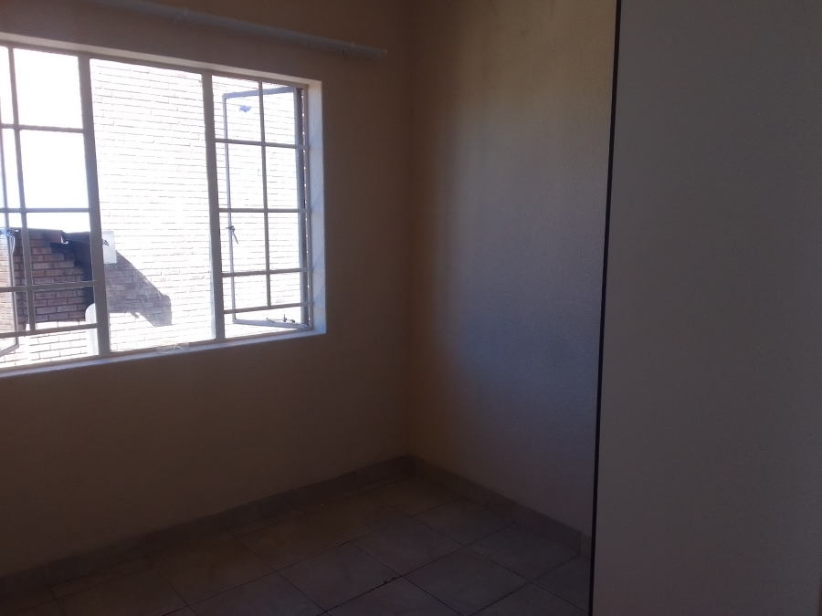 To Let 2 Bedroom Property for Rent in Mid Town North West